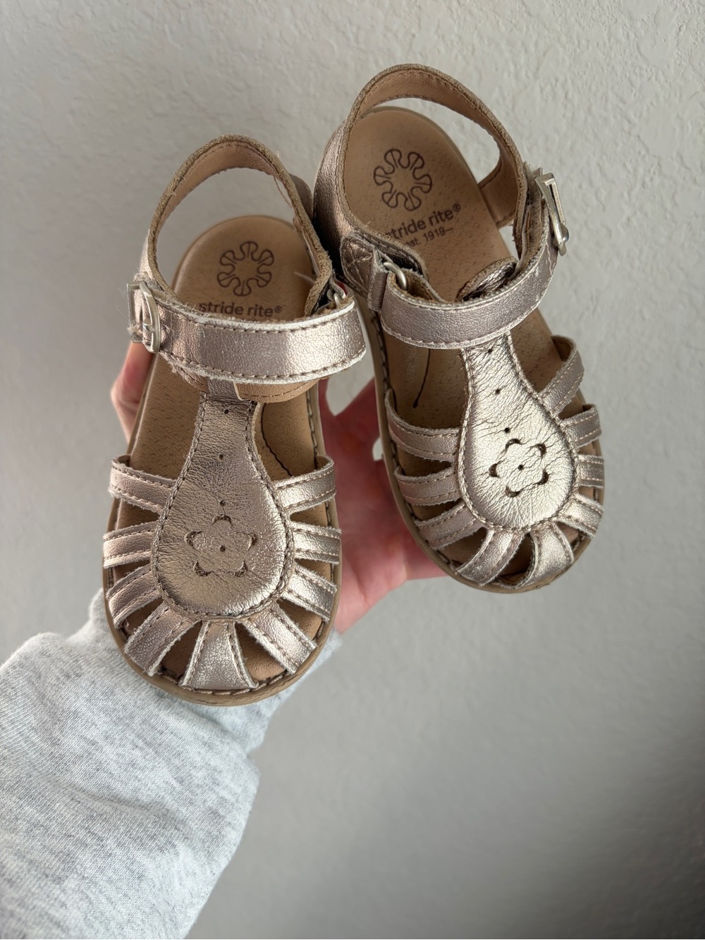 Stride Rite Girls' Rose Gold Leather Fisherman Sandals
